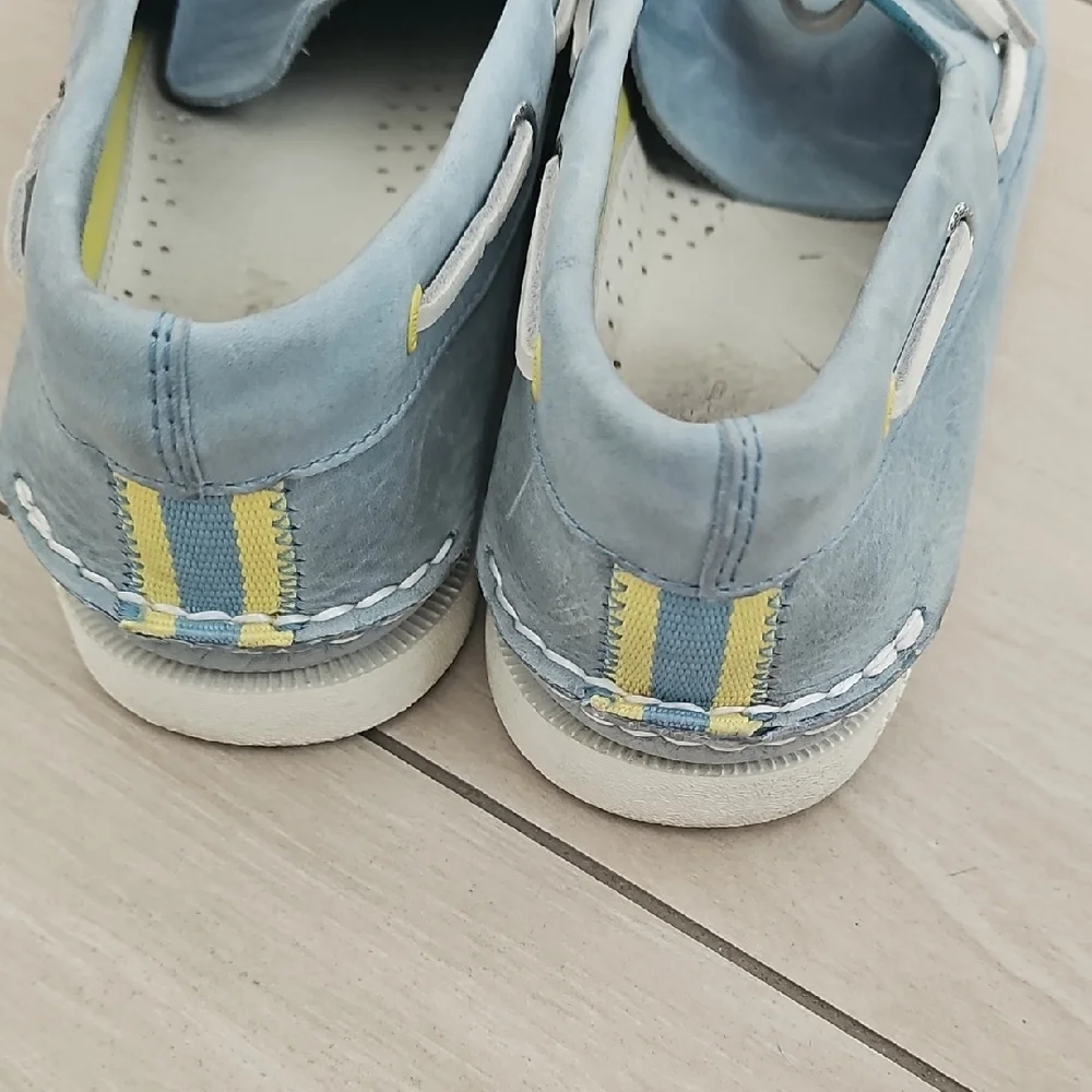 Sperry Top Sider Blue Boat Shoes with White Laces - Picture 3 of 3